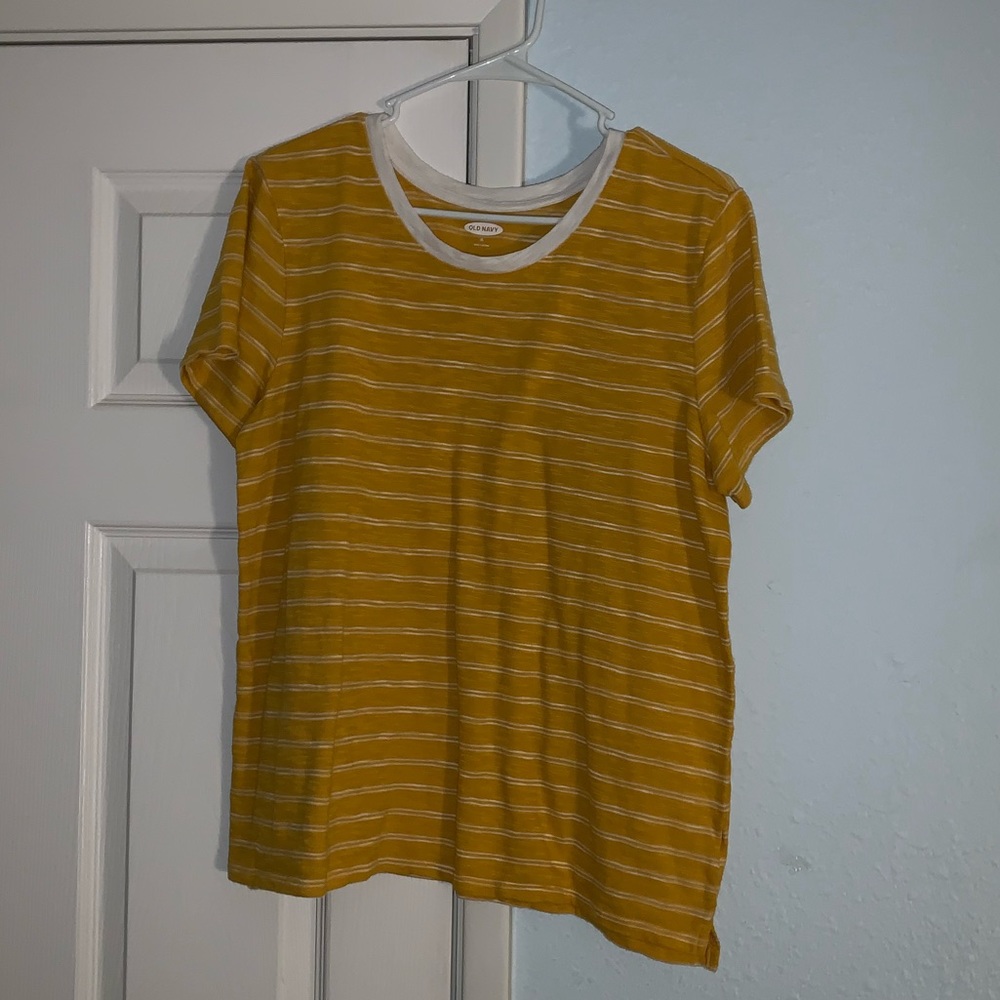 yellow striped old navy t shirt